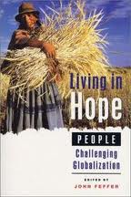 portada Living in hope: people challenging globalization 